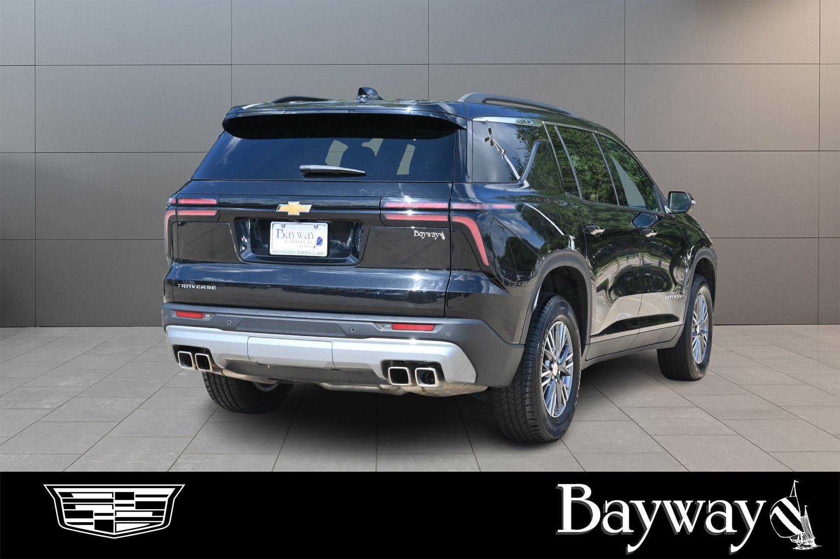 Used 2025 Chevrolet Traverse LT FWD image 6