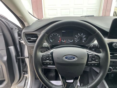 Used 2022 Ford Escape SE w/ Convenience Package image 16