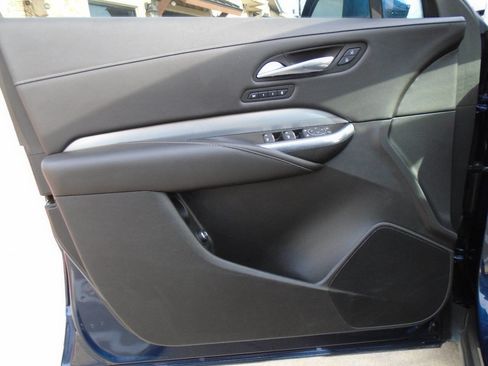 Used 2019 Cadillac XT4 Premium Luxury image 29