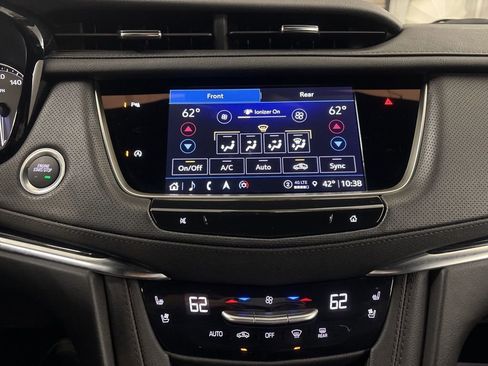 Used 2025 Cadillac XT5 Premium Luxury image 28