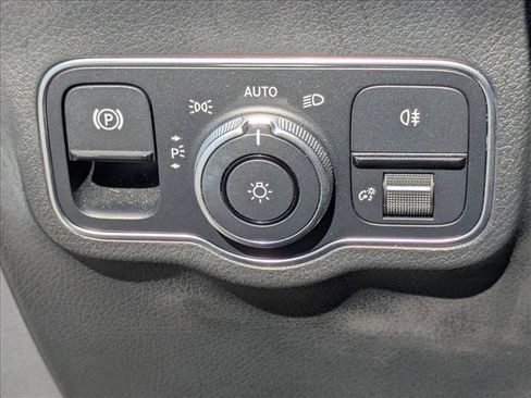 Used 2023 Mercedes-Benz GLA 35 AMG 4MATIC image 12