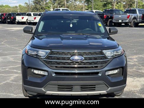 Used 2023 Ford Explorer XLT w/ Equipment Group 202A RWD image 2