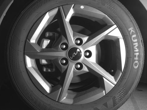 Used 2025 Kia K4 LXS image 12