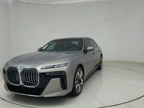 Used 2024 BMW 740i image 63