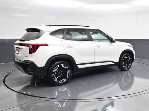 Used 2024 Kia Seltos SX image 3