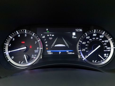 Used 2022 Toyota Highlander XLE FWD image 39