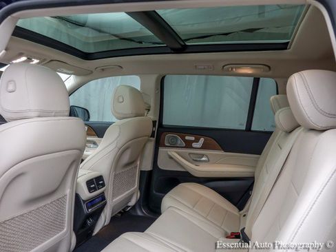 Used 2022 Mercedes-Benz GLS 450 4MATIC image 15