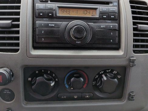 Used 2013 Nissan Frontier S image 12