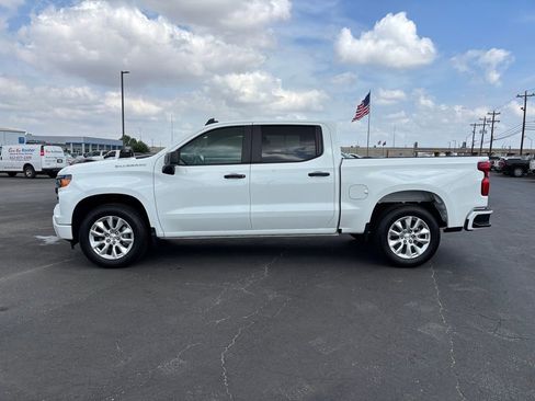 Used 2025 Chevrolet Silverado 1500 Custom RWD image 2
