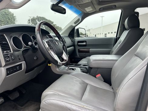 Used 2015 Toyota Sequoia Platinum image 13