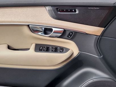 New 2026 Volvo XC90 B6 Plus w/ Protection Package Premier