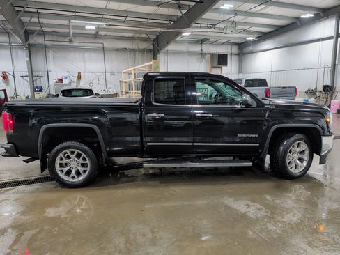 Used 2018 GMC Sierra 1500 SLT w/ SLT Premium Package image 2