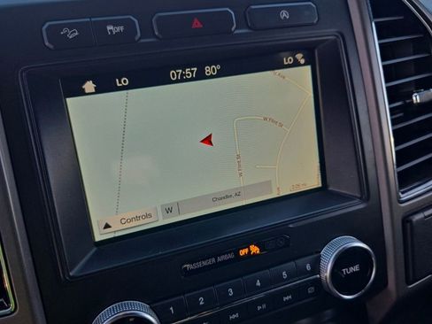 Used 2019 Ford Expedition Max XLT w/ Equipment Group 202A AWD/4WD image 10