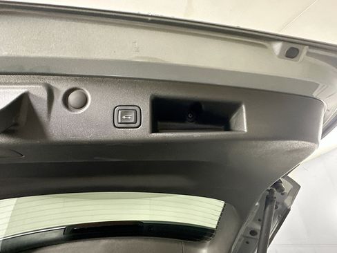 Used 2023 Chevrolet Equinox LT image 29