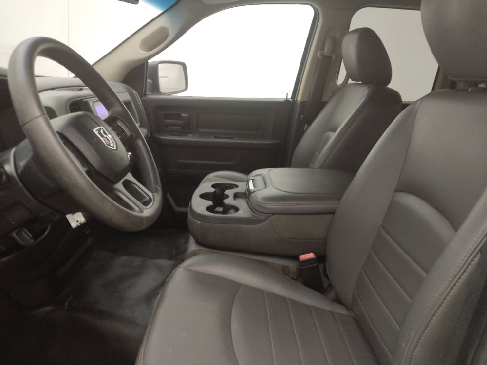 Used 2020 RAM 1500 Tradesman w/ Chrome Appearance Group RWD image 17