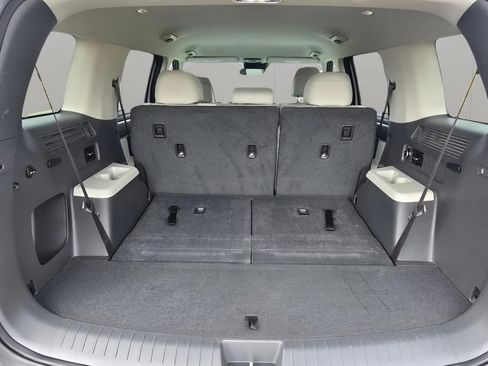 Used 2025 Hyundai Santa Fe SEL FWD image 11