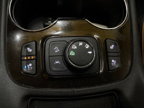 Used 2022 GMC Acadia AT4 w/ GMC Pro Grade Package AWD/4WD image 98