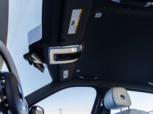 Used 2025 Rolls-Royce Cullinan image 30