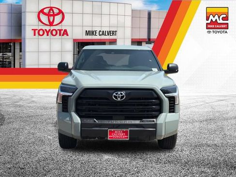 Used 2025 Toyota Tundra SR5 w/ SR5 Convenience Package AWD/4WD image 8