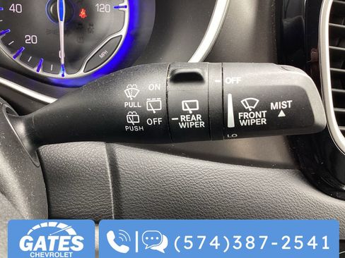 Used 2024 Chrysler Pacifica Touring-L image 35