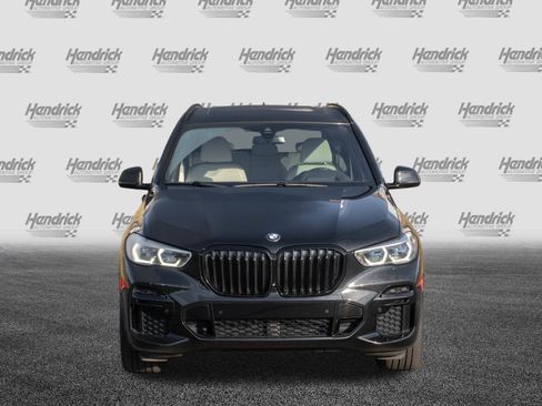 Certified 2022 BMW X5 xDrive40i w/ M Sport Package image 3