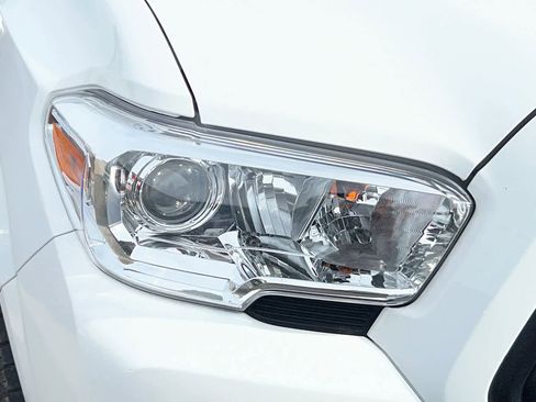 Used 2023 Toyota Tacoma SR w/ SR Convenience Package image 14