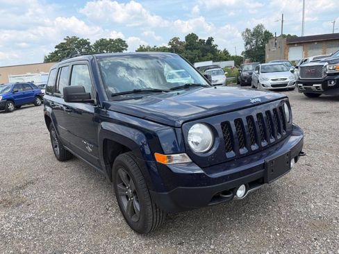 Used 2013 Jeep Patriot Latitude w/ Freedom Edition Pkg AWD/4WD image 4