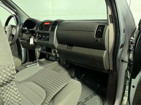 Used 2007 Nissan Frontier SE w/ SE Value Truck Pkg image 22