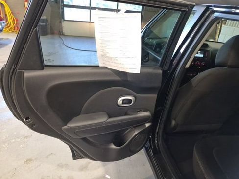 Used 2019 Kia Soul FWD image 17