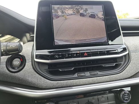 New 2026 Jeep Compass Latitude image 11