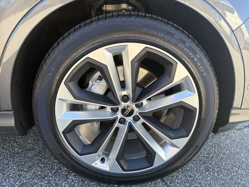 Used 2021 Audi Q7 3.0T Prestige image 23