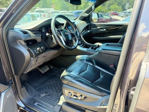 Used 2018 Cadillac Escalade ESV Platinum AWD/4WD image 21