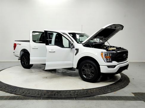 Used 2022 Ford F150 XLT w/ Equipment Group 302A High image 9