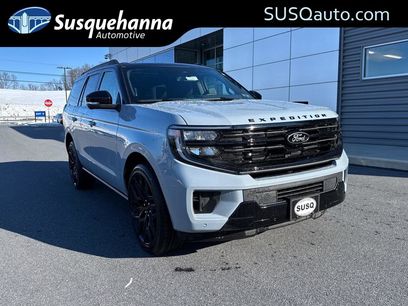 New 2026 Ford Expedition Platinum w/ Stealth Performance Package