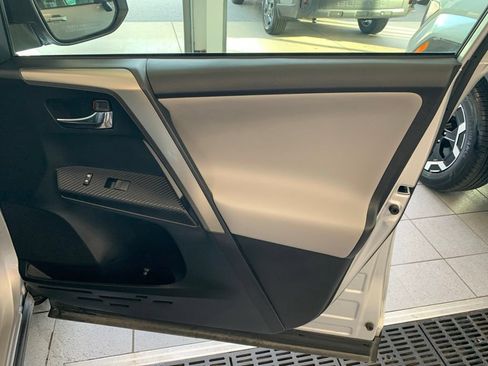 Used 2015 Toyota RAV4 Limited w/ Four Season Floor Mat Package AWD/4WD image 21