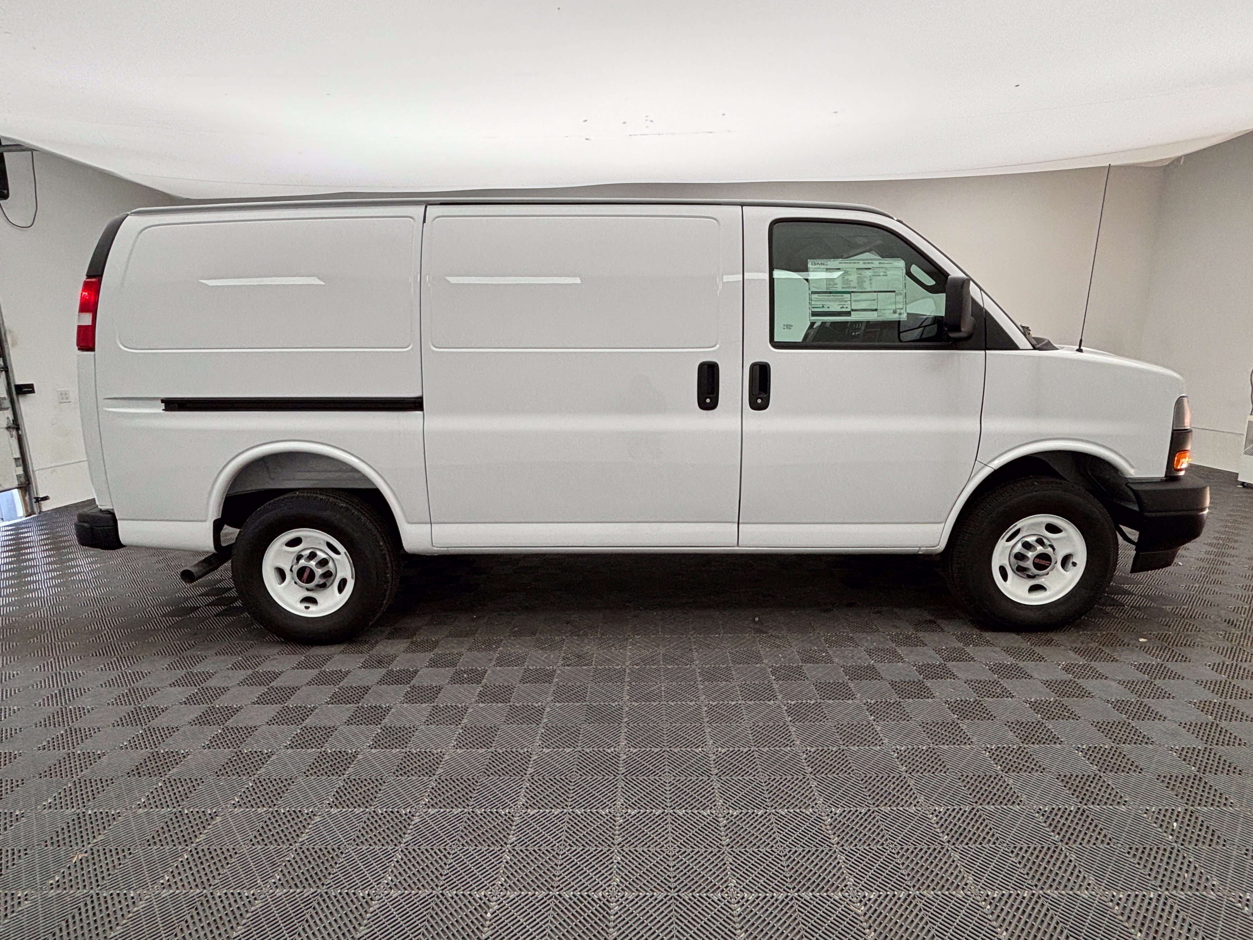 New 2026 GMC Savana 2500 w/ Driver Convenience Package RWD image 4