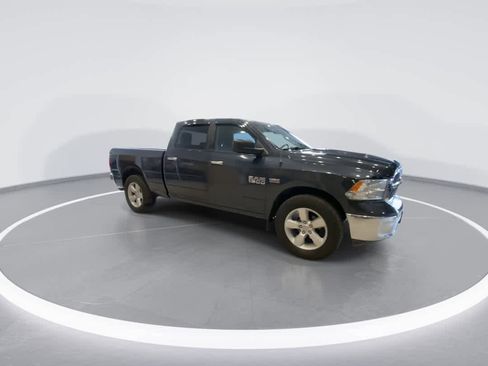 Used 2017 RAM 1500 Classic SLT image 2