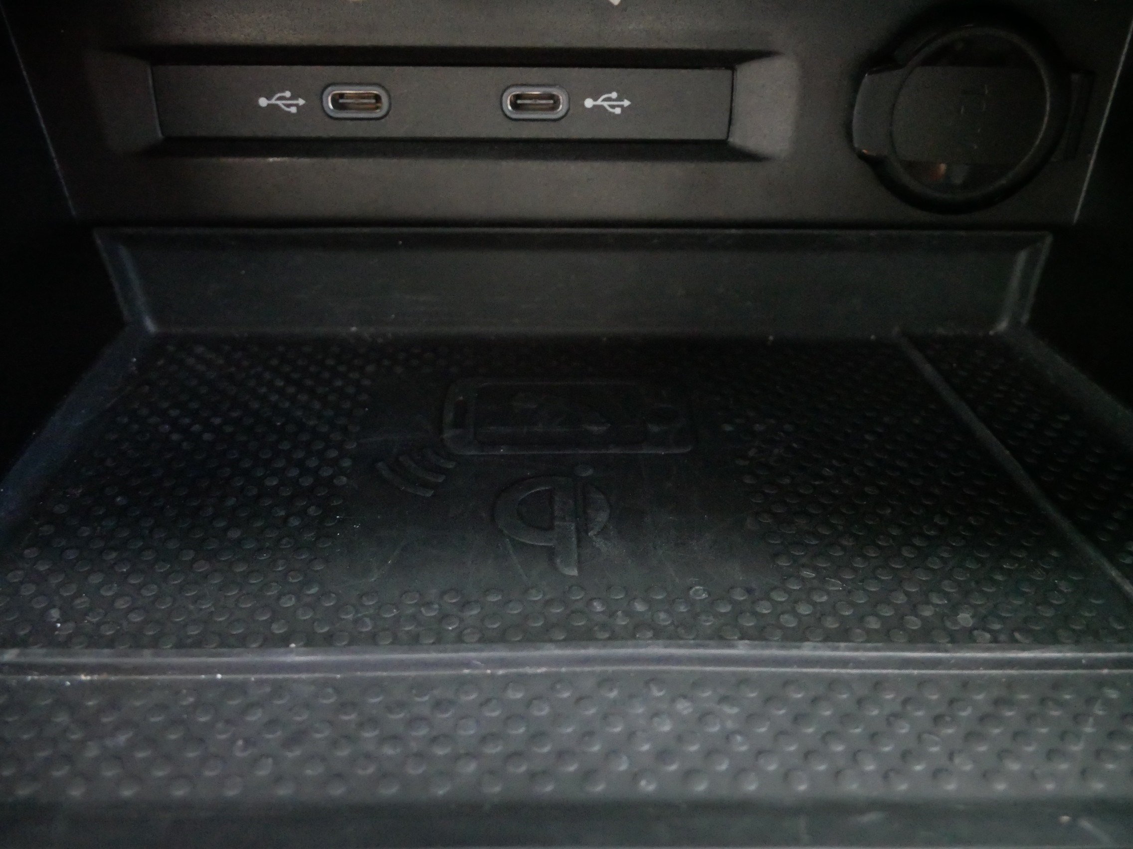 Certified 2024 Volkswagen Tiguan SEL R-Line AWD/4WD image 29