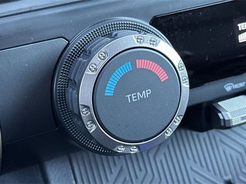 Used 2025 Toyota Tacoma SR5 image 29