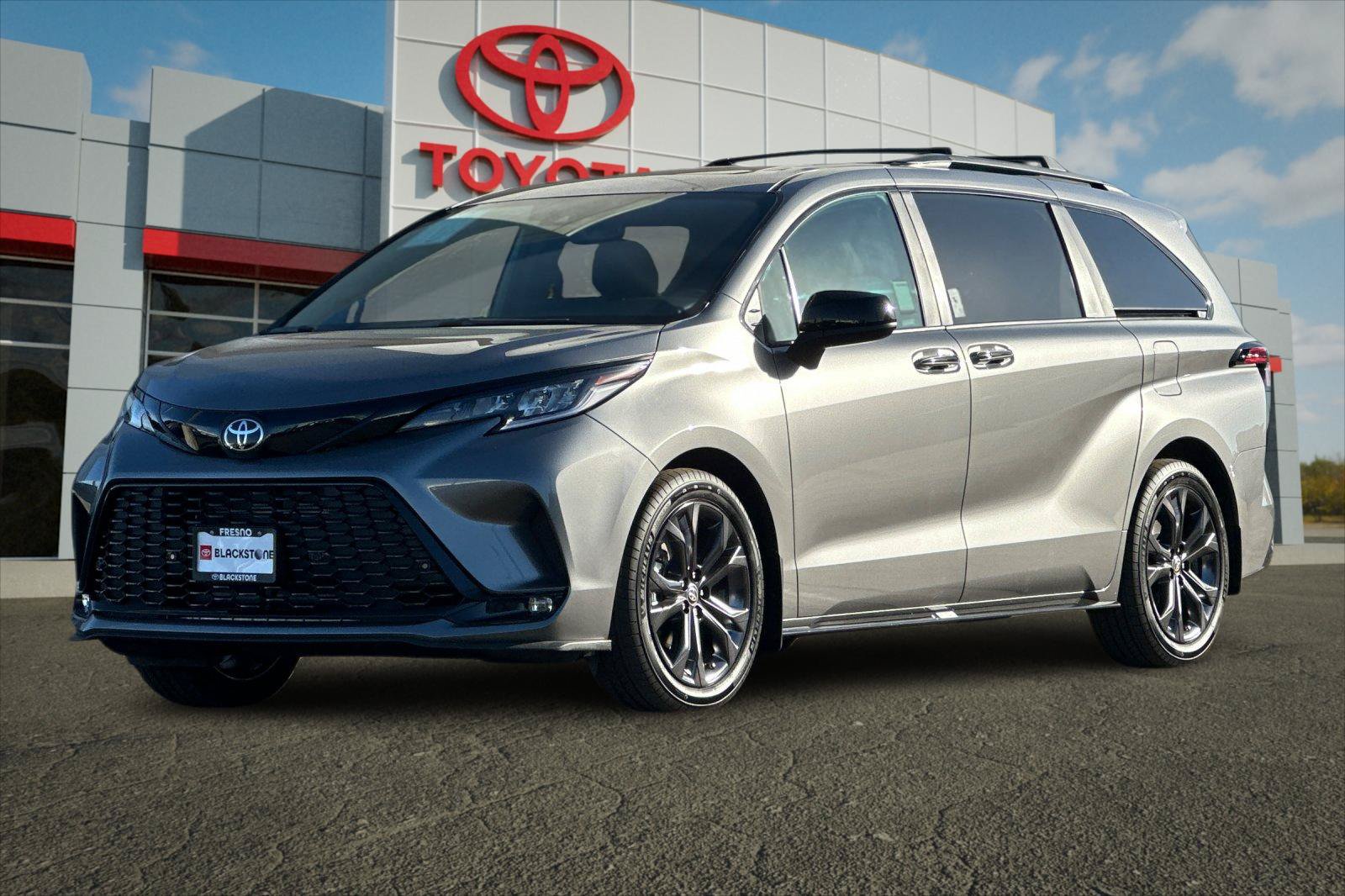 Certified 2026 Toyota Sienna XSE FWD image 7