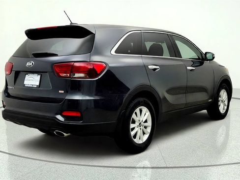 Used 2019 Kia Sorento AWD image 5