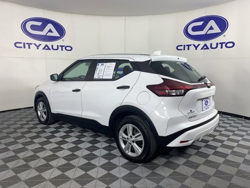 Used 2022 Nissan Kicks S image 5