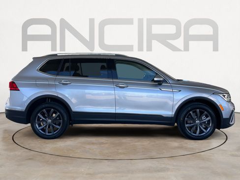 Used 2023 Volkswagen Tiguan SE FWD image 11