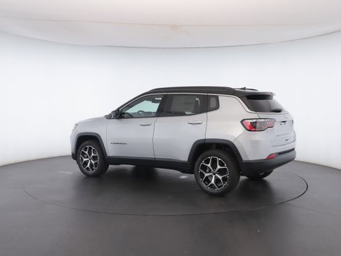Used 2026 Jeep Compass Limited image 19