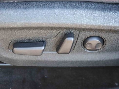 Used 2022 Kia Niro EX Premium image 50