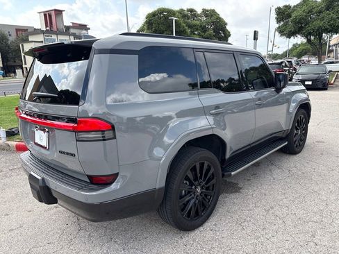 Used 2024 Lexus GX 550 w/ Accessory Package (2T) AWD/4WD image 4