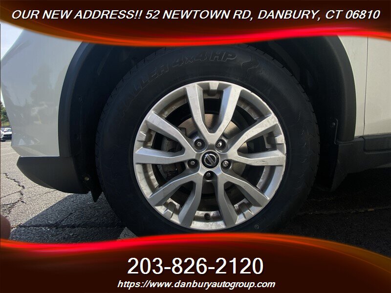 Used 2017 Nissan Rogue SV AWD/4WD image 9