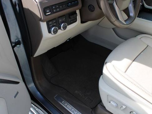 Used 2021 GMC Yukon XL Denali w/ Denali Ultimate Package image 16