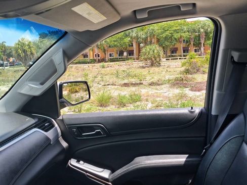 Used 2017 GMC Yukon XL SLT w/ Open Road Package RWD image 18