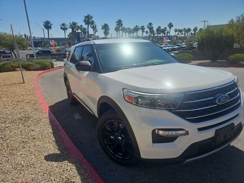 Used 2020 Ford Explorer XLT w/ Equipment Group 202A AWD/4WD image 4